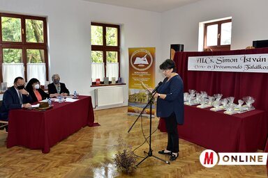 A versmondók találkozójának megnyitója