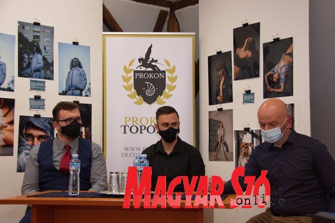 Német Klaudió, Hamar Richárd és Sörfőző Kornél a megnyitón Német Klaudió, Hamar Richárd és Sörfőző Kornél a megnyitón