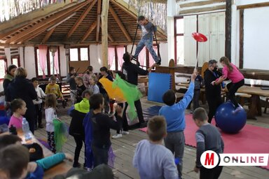 A gyerekek nagyon élvezték a műhelymunkát (Fotó: Lakatos János felvétele)