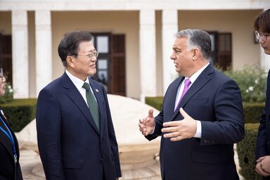 Dél-Korea elnöke a magyar miniszterelnökkel (Fotó: MTI)