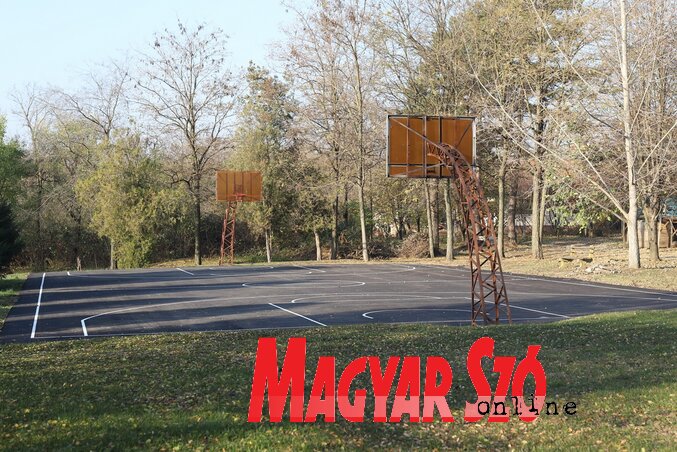 A felújított kosárlabdapálya