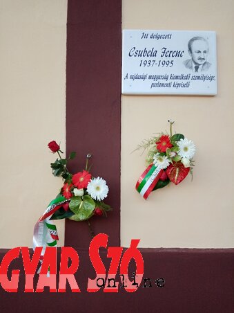 A Karcag utcai emléktábla (Kazinczy Paszterkó Diana felvétele) A Karcag utcai emléktábla (Kazinczy Paszterkó Diana felvétele)