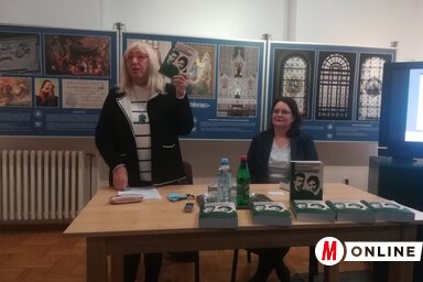 Hózsa Éva És Hicsik Dóra bemutatják a kötetet (Fotó: Lukács Melinda)