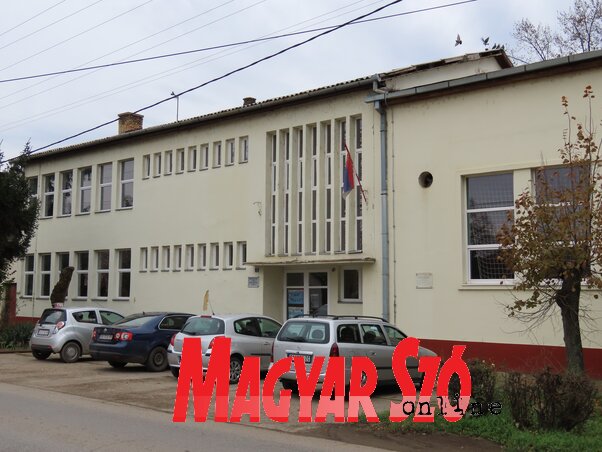 A baraparti iskola A baraparti iskola