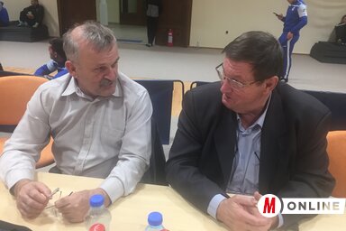 Milorad Dokmanac szövetségi kapitány és Bálint Zoltán, a Vajdasági Birkózóakadémia ügyvezetője Magyarkanizsán (a szerző felvétele)