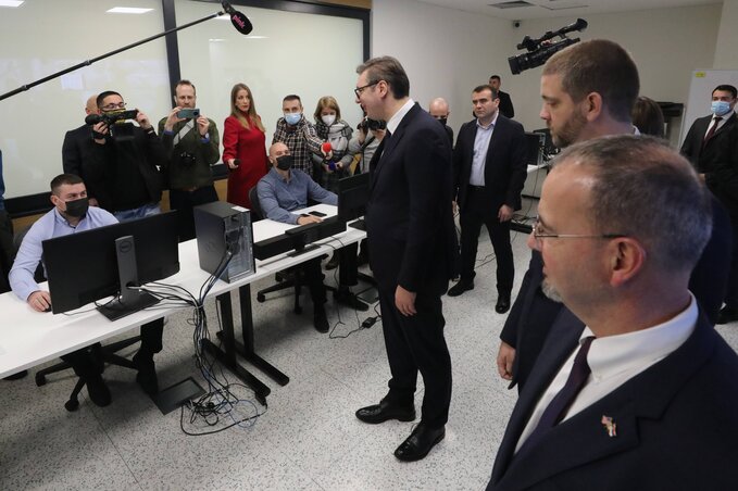 Azok a fiatalok, akik korábban Belgrádba vagy a nagyvilágba mentek volna, most Kragujevacon dolgozhatnak (Fotó: Beta)