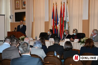 A kisebbségi nyelvek helyi chartájának konferenciáján szakértők tartottak előadást