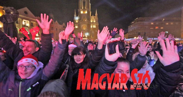 A Szabadság téri szilveszteri buli ezúttal sem marad el, az idén azonban a művelődési tartalmak jelentős részét Pétervárad óvárosába helyezik át A Szabadság téri szilveszteri buli ezúttal sem marad el, az idén azonban a művelődési tartalmak jelentős részét Pétervárad óvárosába helyezik át
