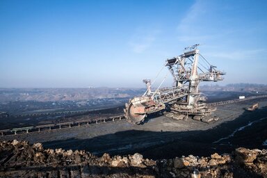 Tegnap a kolubarai szénfejtőnél járt Milorad Grčić, az EPS ügyvezető igazgatója és Aleksandar Antić, energetikai- és bányaipari miniszter (Fotó: Beta archív)