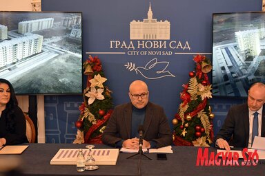A polgármester és munkatársai ismertetik a jövő évre vonatkozó terveket