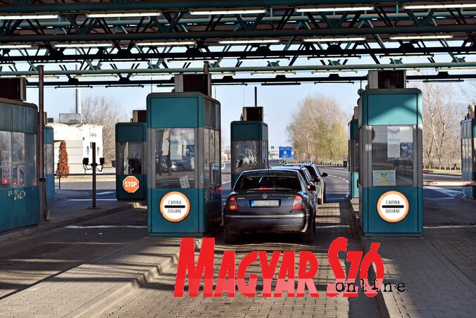 Összesen nyolc sáv lesz a gépkocsik számára Összesen nyolc sáv lesz a gépkocsik számára