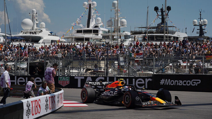 Red Bull, nézők, yachtok – erről is szólt az idei Monte Carló-i futam (Fotó: PlanetF1) Red Bull, nézők, yachtok – erről is szólt az idei Monte Carló-i futam (Fotó: PlanetF1)
