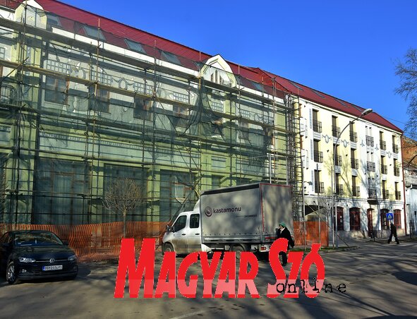 A szocialista érában hozzáépített szárny teljesen megújult A szocialista érában hozzáépített szárny teljesen megújult