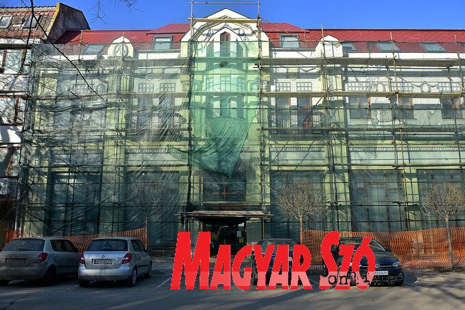 Március közepére befejeződik a Royal Hotel teljes körű felújítása Március közepére befejeződik a Royal Hotel teljes körű felújítása