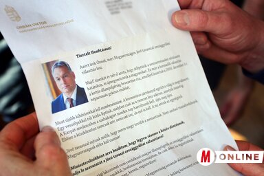 A VMSZ aktivistái a terepi munka során szinte minden magyar embert felkerestek (Dávid Csilla illusztrációja)