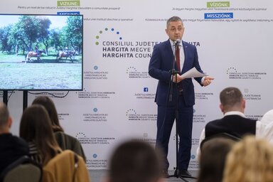 A nemzeti kormányzás óta a Kárpát-medencét újra kitölti a magyar nemzet szellemi, kulturális és gazdasági ereje – vélekedett Potápi Árpád János. A felvétel január 6-án Homoródfürdőn, a Hargita Megyei Lovasfórumon készült