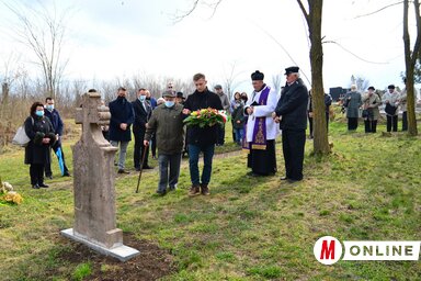 Botka Mihály plébános sírjának megkoszorúzása tavaly márciusban