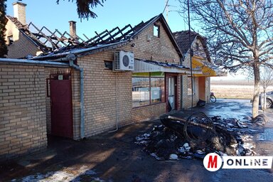 Az épület lakhatatlanná vált, de a mellette levő bolt tovább működik