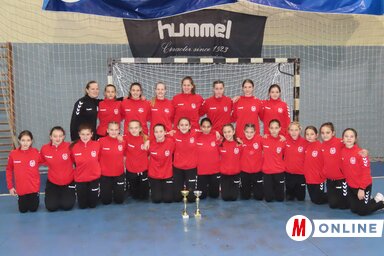 Az emléktornán szereplő adai U12-es és U14-es csapat (a szerző felvétele)