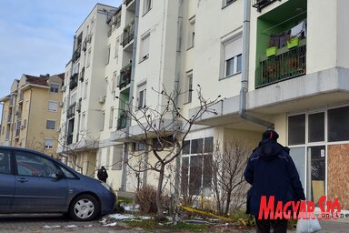 A városi önkormányzat által alapított Újvidéki Lakhatási Bizottság nyilvánosságra hozta a háromtagú családok számára kiírt versenypályázat végleges listáját. Hamarosan beköltözhetnek az Újtelep
végében, a Momčilo Tapavica utcában épült, jutányos áron meg