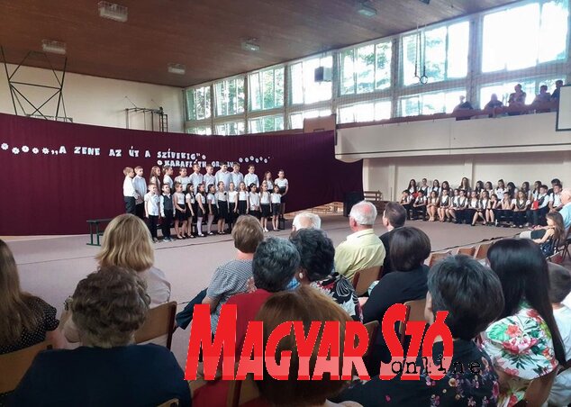 Májusi hangverseny az iskolában (Kazinczy Paszterkó Diana)
