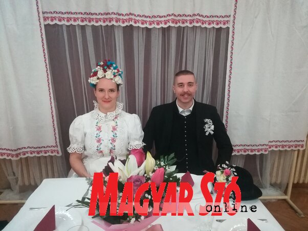 Az „ifjú pár” (Lukács Melinda felvétele) Az „ifjú pár” (Lukács Melinda felvétele)