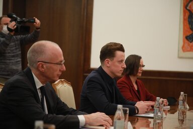 Beograd, 3.02.2022. - Predsednika Srbije Aleksandar Vucic i izvestioc Socijaldemokratske partije Nemacke za Zapadni Balkan u Bundestagu Adis Ahmetovic sastali su se danas u zgradi Predsednistva u Beogradu.  (BETAPHOTO/MILOS MISKOV/MO)