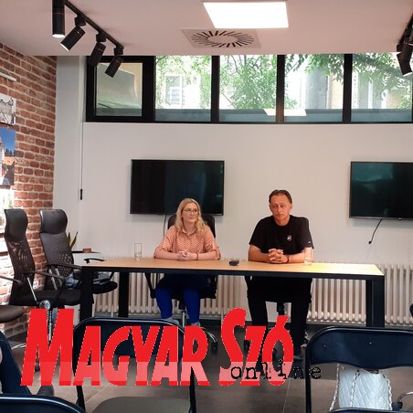 Bácson június 3-át a földiepernek és a méznek szentelik (Fotó: Dancsó Áron) Bácson június 3-át a földiepernek és a méznek szentelik (Fotó: Dancsó Áron)