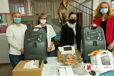 Az új készülékek átvételekor (Fotó: Puskás Károly)