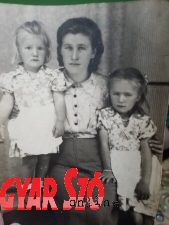 Ilus néni a kislányaival, valamikor 1950 körül (Fotó: családi archívum) Ilus néni a kislányaival, valamikor 1950 körül (Fotó: családi archívum)