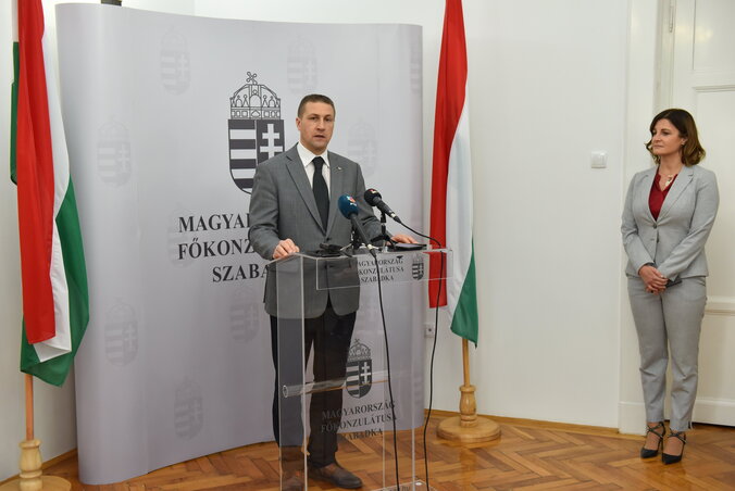 Nagy Attila: Eddig 67 615 szerbiai kettős, magyarországi lakcímmel nem rendelkező magyar állampolgárt regisztráltak a választói névjegyzékben (Fotó: Molnár Edvárd ) Nagy Attila: Eddig 67 615 szerbiai kettős, magyarországi lakcímmel nem rendelkező magyar állampolgárt regisztráltak a választói névjegyzékben (Fotó: Molnár Edvárd )