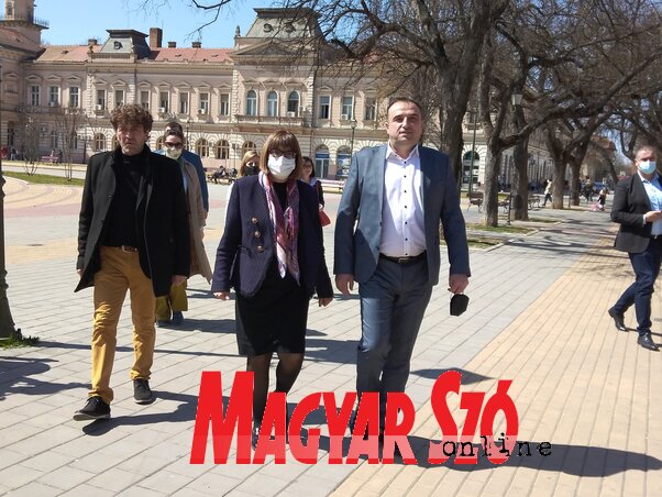 Maja Gojkovićot Óbecsén Dragan Tošić polgármester fogadta (Fotó: Fehér Rózsa) Maja Gojkovićot Óbecsén Dragan Tošić polgármester fogadta (Fotó: Fehér Rózsa)