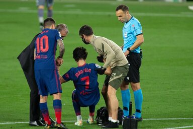 Félix a padlón, az Atléti – egyelőre – a csúcson (Fotó: Beta/AP)