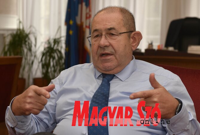 Pásztor István: Szerintem érdemes volt az elmúlt évtizedekben milliószor elmondani, hogy Szerbia befektetés szempontjából egy vonzó, attraktív térség (Ótos András archív felvétele) Pásztor István: Szerintem érdemes volt az elmúlt évtizedekben milliószor elmondani, hogy Szerbia befektetés szempontjából egy vonzó, attraktív térség (Ótos András archív felvétele)