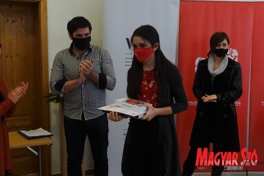 A nyolcadik osztályos Dudás Zsófia a harmadik díjat vehette át (Fotó: Piros Bálint)