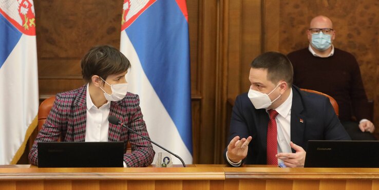 Ana Brnabić és Branko Ružić a válságtörzs ülésén (Fotó: Beta) Ana Brnabić és Branko Ružić a válságtörzs ülésén (Fotó: Beta)
