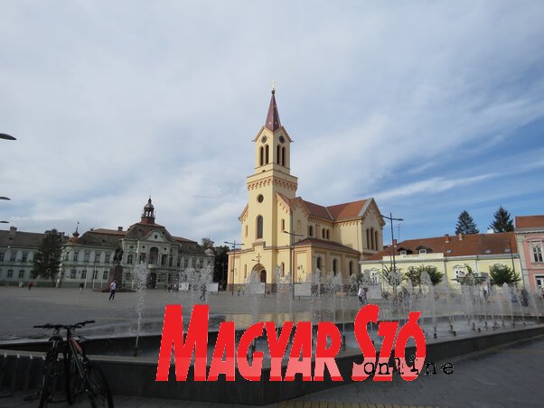Nagybecskerek központja (Kecskés István felvétele) Nagybecskerek központja (Kecskés István felvétele)