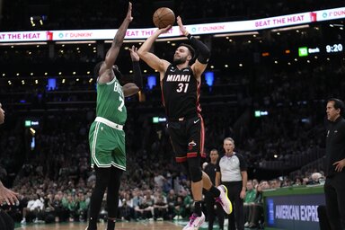 Spoelstra edző (jobbról) minden várakozást felülmúló munkát végzett a Miami csapatával (Fotó: Beta/AP)
