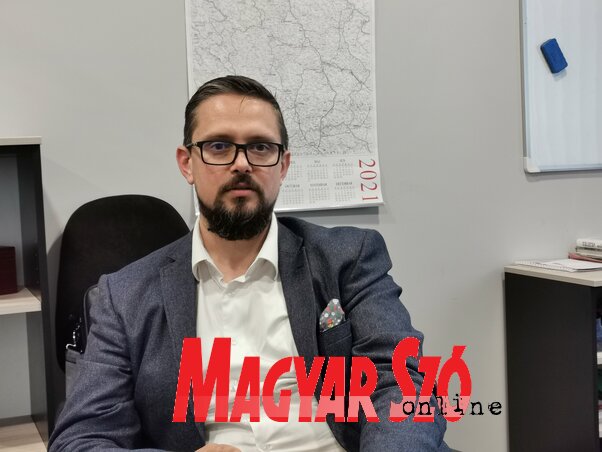 Juhász Bálint (Pesevszki Evelyn felvétele) Juhász Bálint (Pesevszki Evelyn felvétele)