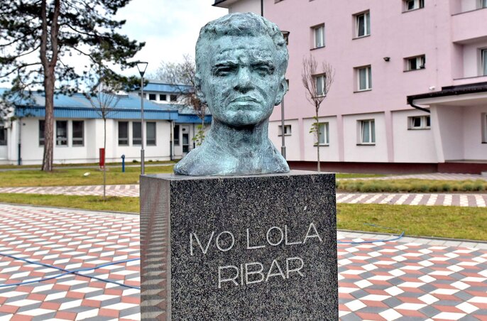 Ivo Lola Ribar szobrát 1982-ben állították fel