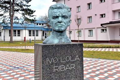 Ivo Lola Ribar szobrát 1982-ben állították fel