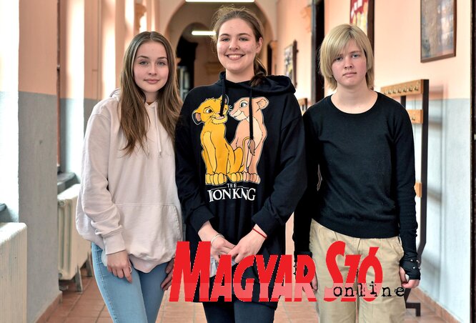 Barna Alíz, Özvegy Tamara és Perušić Alina (Fotó: Gergely Árpád) Barna Alíz, Özvegy Tamara és Perušić Alina (Fotó: Gergely Árpád)