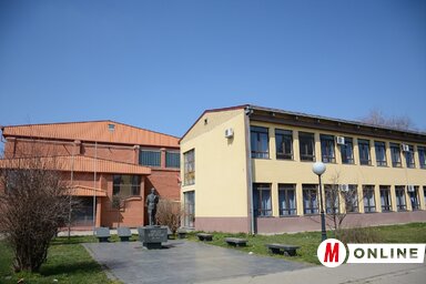 A turiai Petar Drapšin Általános Iskola épülete (Paraczky László felvétele)