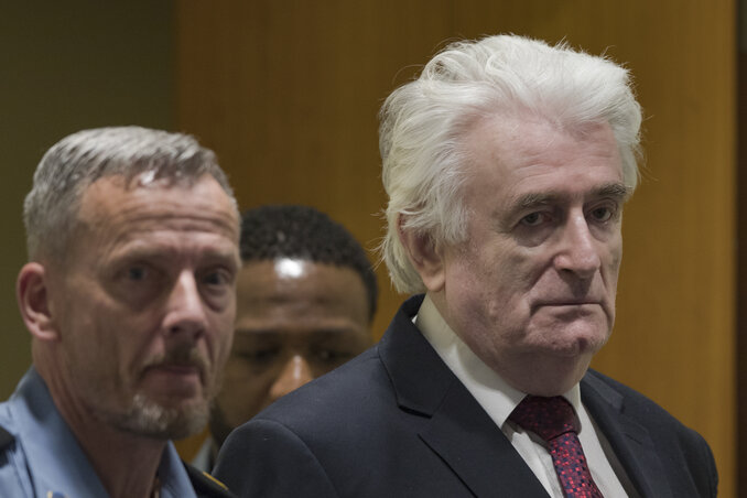 Radovan Karadžić egy pillanat erejéig sem mutatta ki érzelmeit (Fotó: Beta/AP)