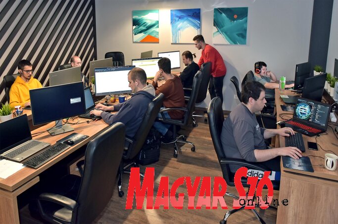 Az Erdsoftban sok fiatal fejlesztő kezdi meg pályafutását. (Fotó: Gergely Árpád)