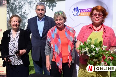A kötetlen beszélgetés résztvevői