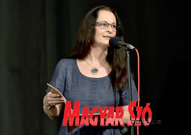 A műsorvezető Krnács Erika (Fotó: Gergely Árpád) A műsorvezető Krnács Erika (Fotó: Gergely Árpád)