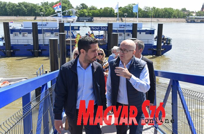 Tomislav Momirović építésügyi miniszter és a polgármester partra szállnak Tomislav Momirović építésügyi miniszter és a polgármester partra szállnak