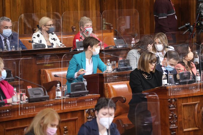 Kovács Elvira (Brnabić felett) az EP-jelentést politikai indíttatásúnak minősítette (Fotó: Beta) Kovács Elvira (Brnabić felett) az EP-jelentést politikai indíttatásúnak minősítette (Fotó: Beta)