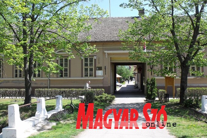 A helyi közösség épülete